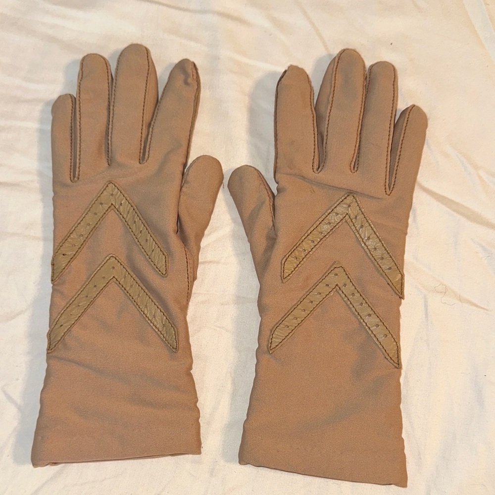 Vintage‎ Isotoner Tan Winter Driving Antron Nylon Knit Lined Gloves